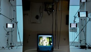 s_Lara Hughes Install 2